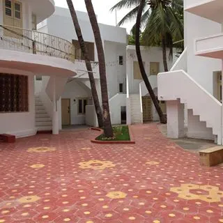 Flora Vista Ladies Hostel Trichy Central Court